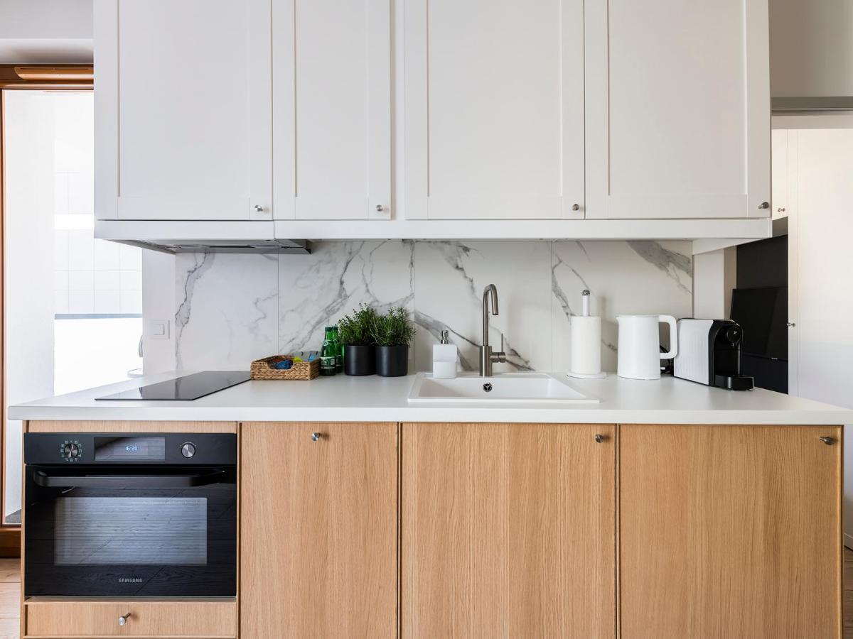 Yoursecondflat Grzybowska Metropoint Варшава Экстерьер фото